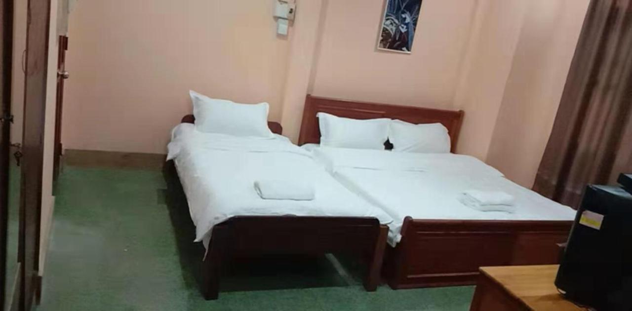 Green Land Hotel Ban Nongdouang Buitenkant foto
