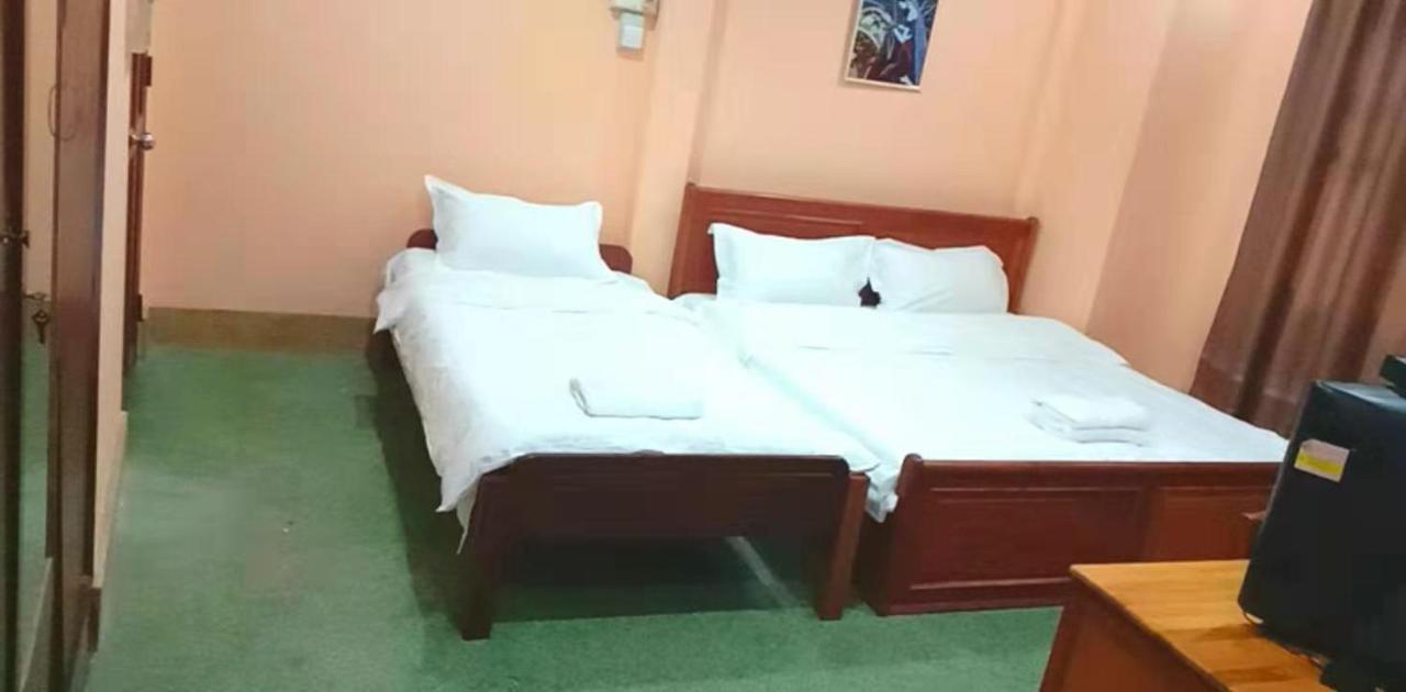 Green Land Hotel Ban Nongdouang Buitenkant foto