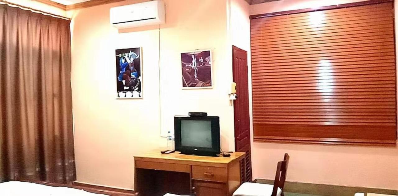 Green Land Hotel Ban Nongdouang Buitenkant foto