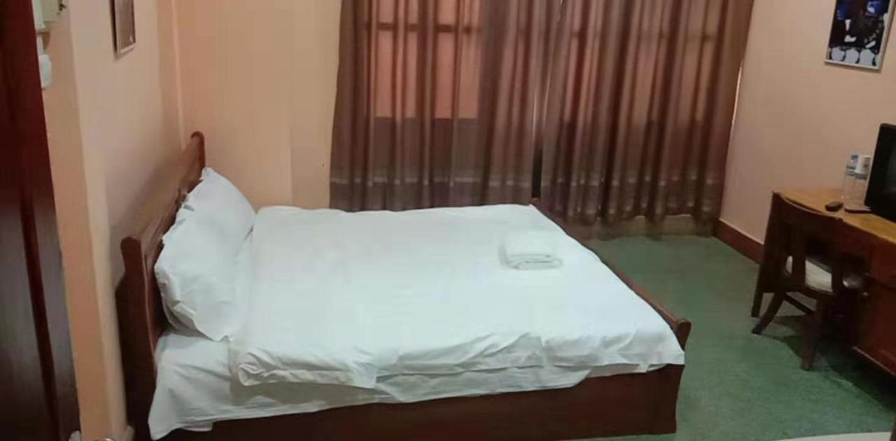 Green Land Hotel Ban Nongdouang Buitenkant foto